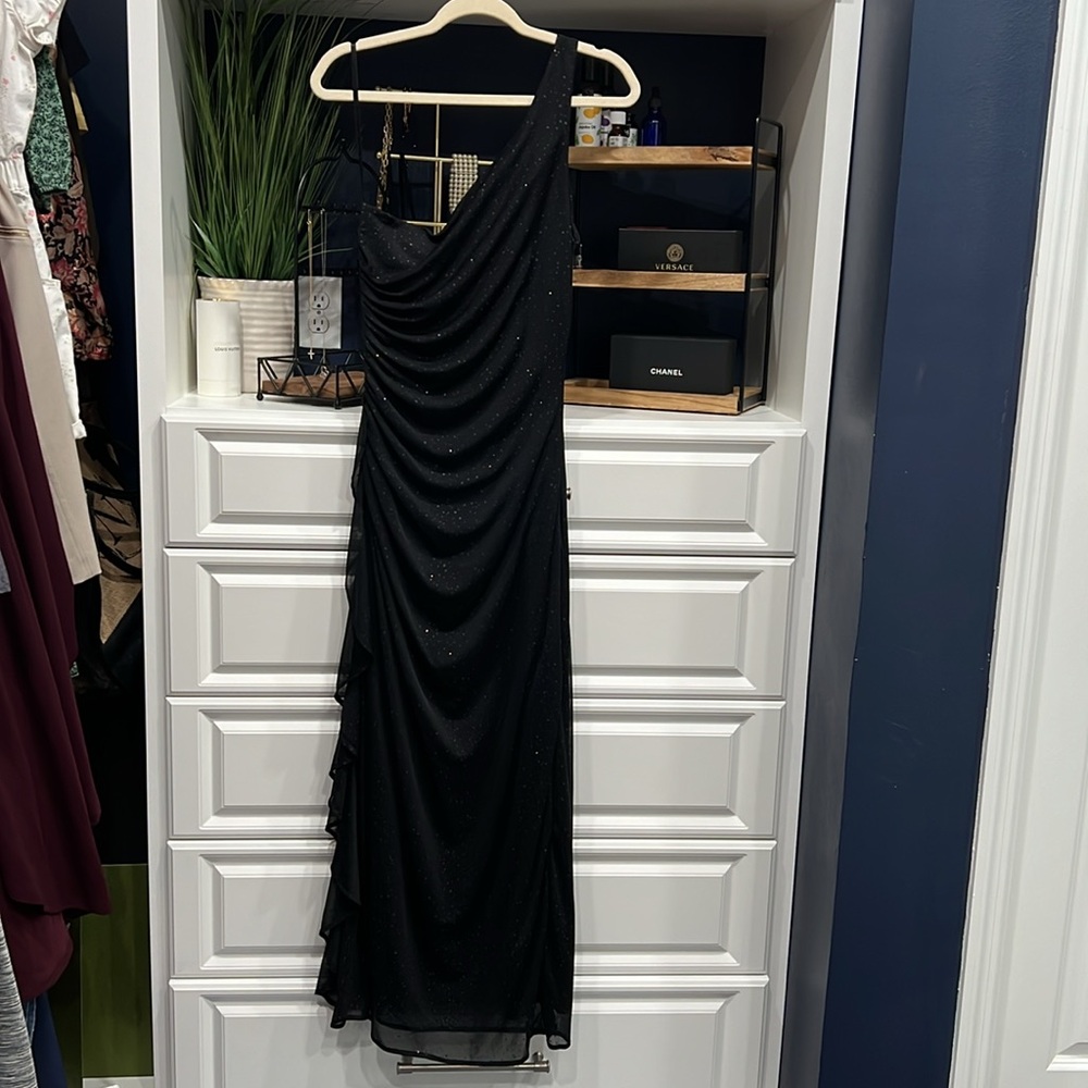 Connected appeal black dress 1 shoulder size 12 little shimmer Good Condition - Picture 7 of 10